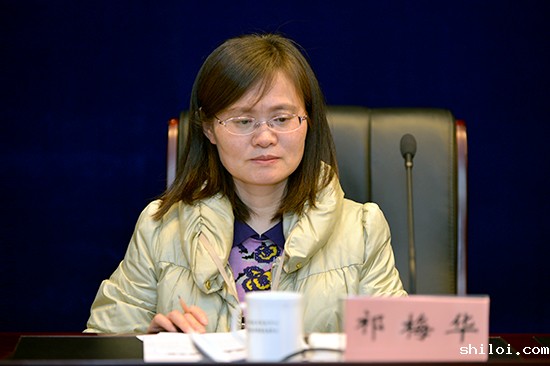 祁梅华 省财政厅工贸发展处副调研员